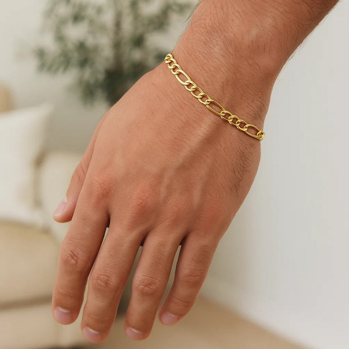 14k Yellow Gold Solid Figaro Bracelet (6.00 mm)