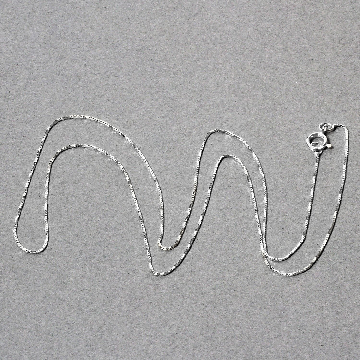 White Gold Classic Box Chain 0.45mm Spring Ring